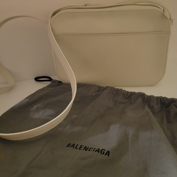 Authentic Balenciaga crossbody - Picture 6 of 7